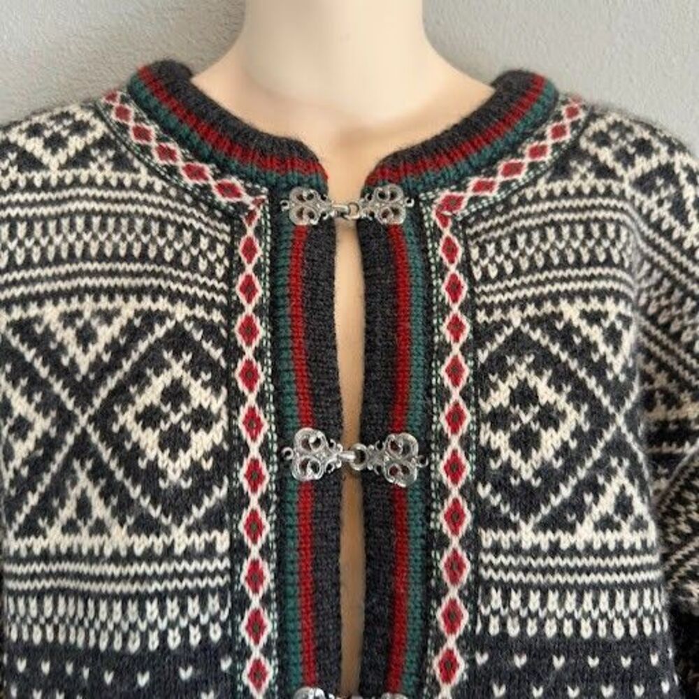 Dale of Norway Wool Nordic Sweater Sz Small Fair Isle Knit Pewter Clasp Cardigan - Picture 4 of 11
